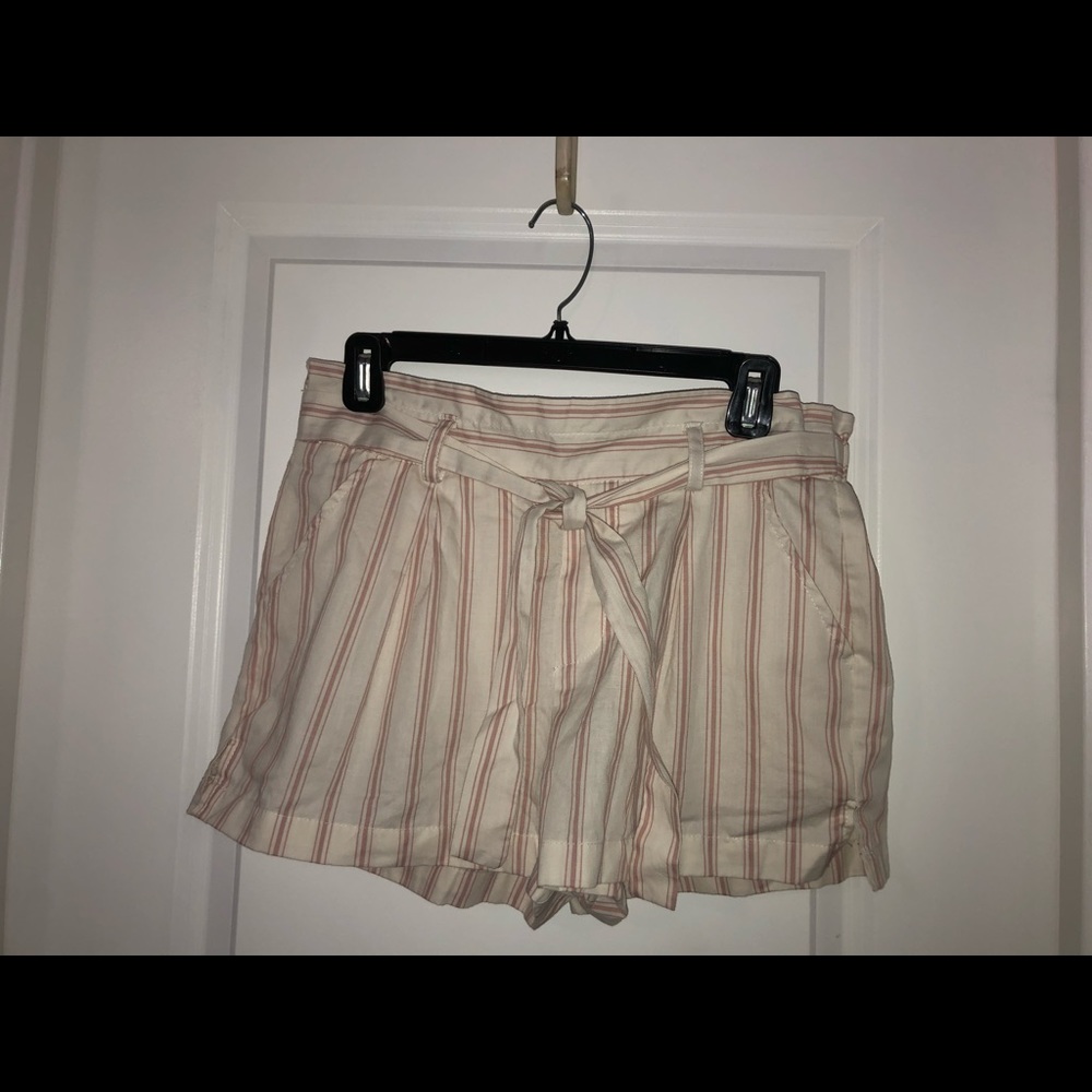 Women’s shorts, ties at waist, Sz 11
